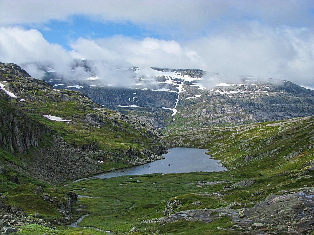 Kleiner See vor Kinsarvik