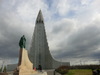 Eirik vor der Halgrimskirkja