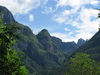 Grüne Berge im Osten