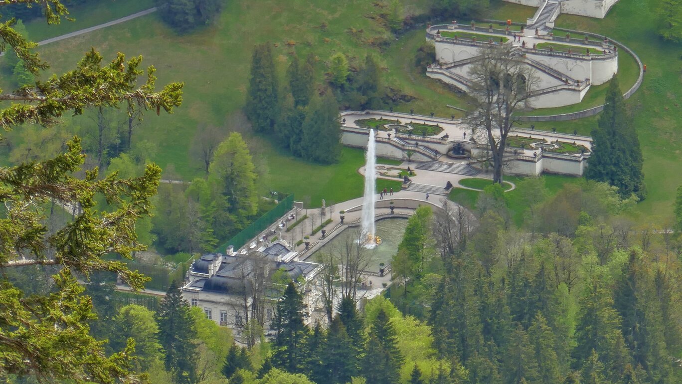 Springbrunnen bei Schloss Linderhof