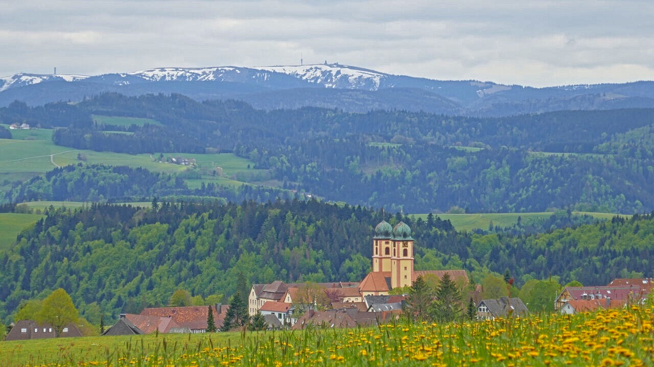 Klosterkirche St.Märgen mit Feldberg