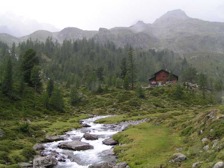 Lienzer Hütte mit Törlkopf